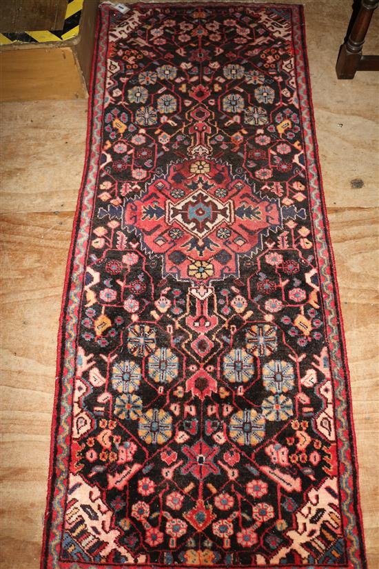 Hamadan rug 1.83 x 0.72(-)